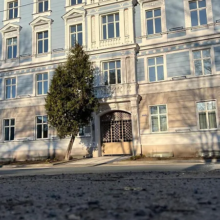 The Place With History In Renaissance Building *
