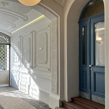아파트 The Place With History In Renaissance Building *